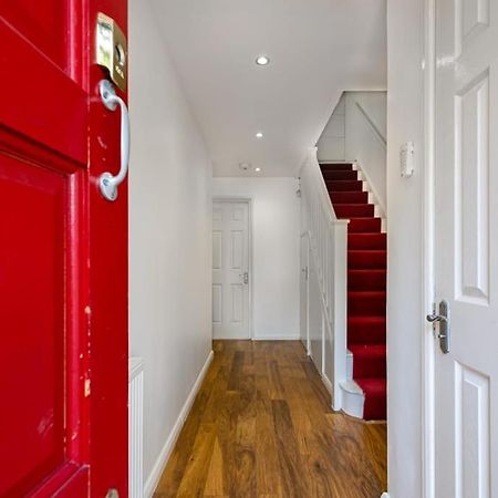 London Single Refurbished Bedroom Exterior foto